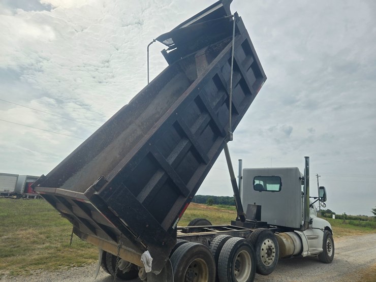 2011-kenworth-t660-image-27