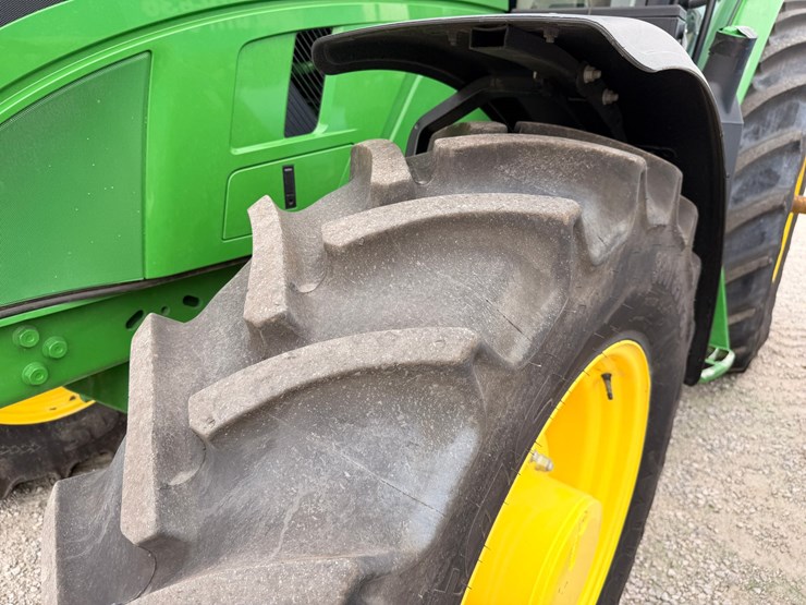 2025-john-deere-6r-155-image-3