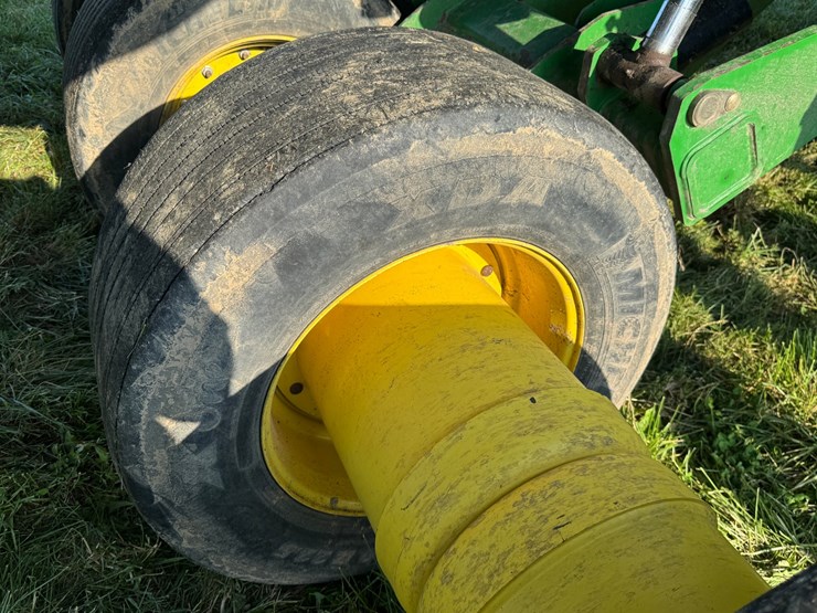 2015-john-deere-db60-image-36