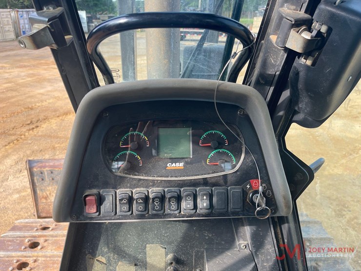 2018-case-750m-wt-image-17
