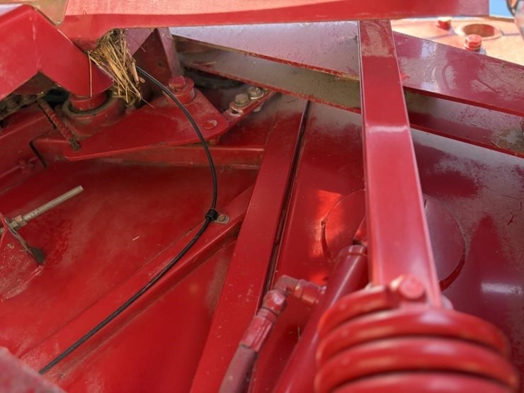 2007-case-ih-rbx563-image-12
