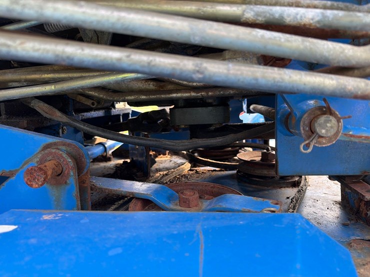new-holland-tc33d-image-9