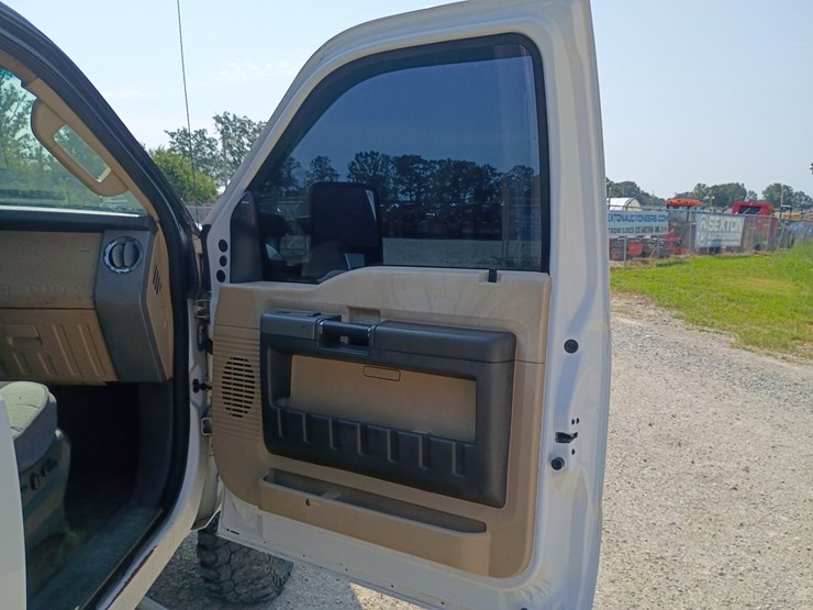 2013-ford-f350-image-35