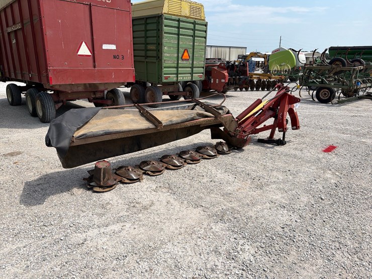 new-holland-617-image-1