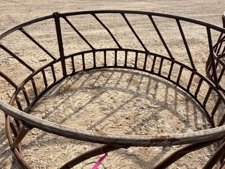 l3---hay-ring-image-2