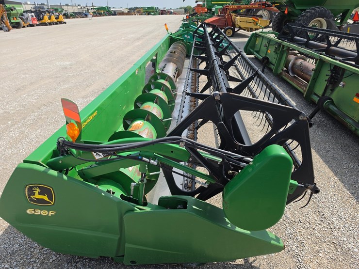 john-deere-630f-image-2