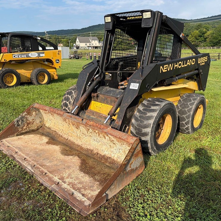 NEW HOLLAND LX885