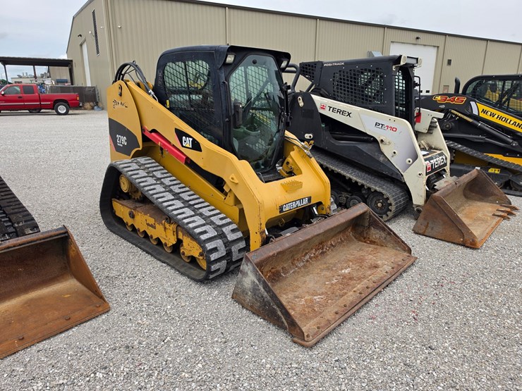 2009-caterpillar-279c-image-1