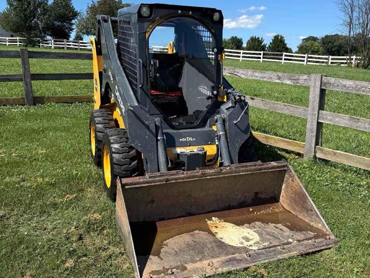 2018-deere-318g-image-2