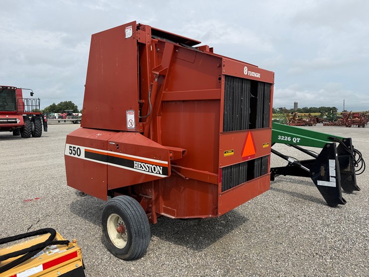 hesston-550-image-8