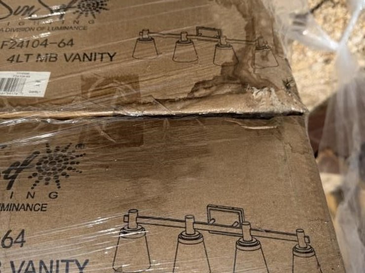 l3---pallet-of-light-fixtures-image-2
