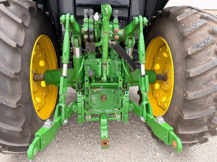2023-john-deere-6155m-image-12