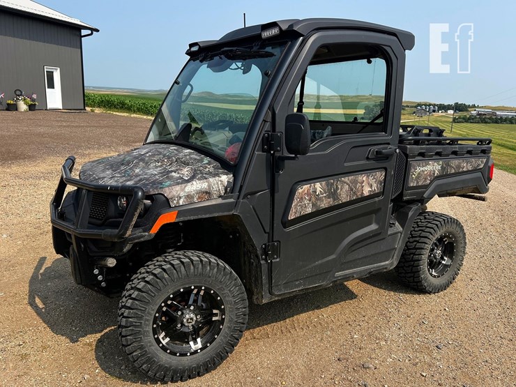 2025-john-deere-gator-xuv-835r-image-1