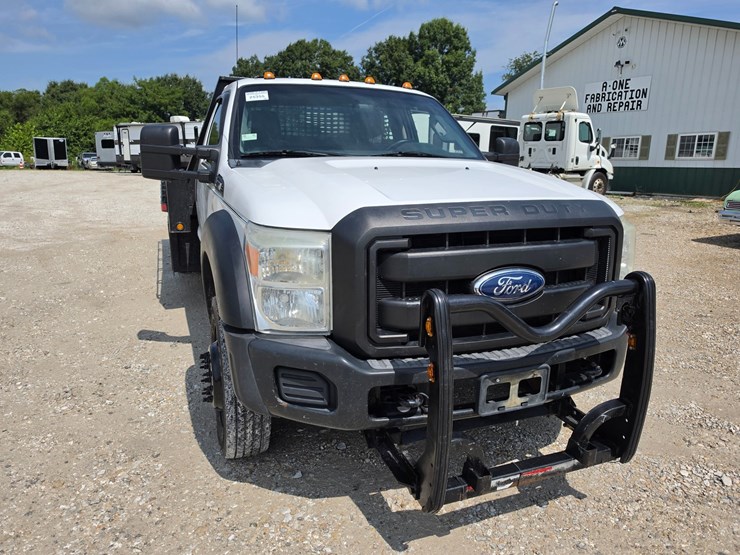 2011-ford-f550-image-10