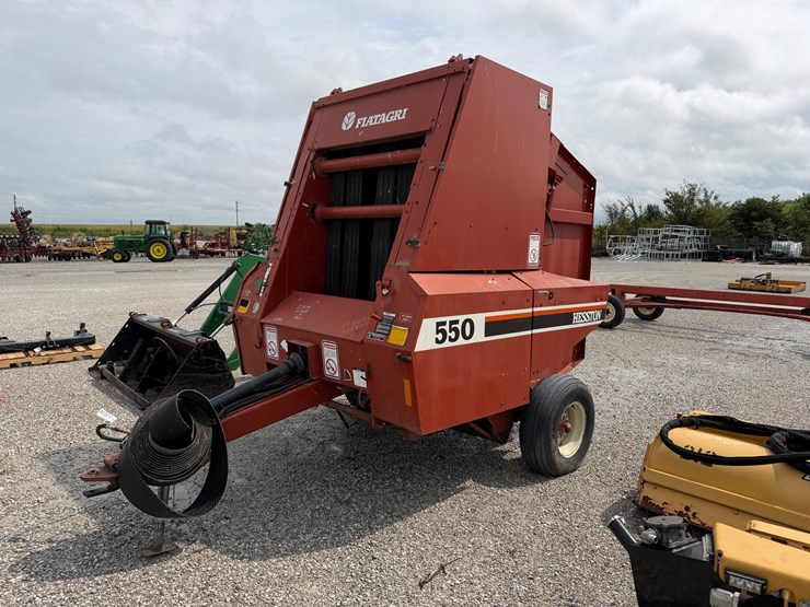 hesston-550-image-1