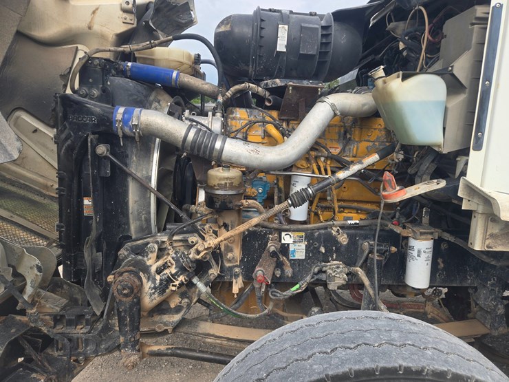 2011-kenworth-t660-image-46