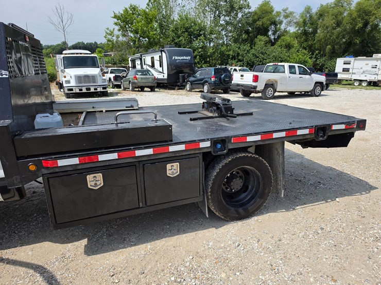 2011-ford-f550-image-47