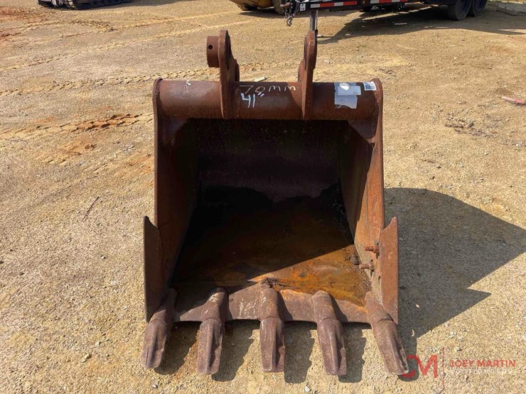 41"-tooth-bucket-excavator-attachment-image-8