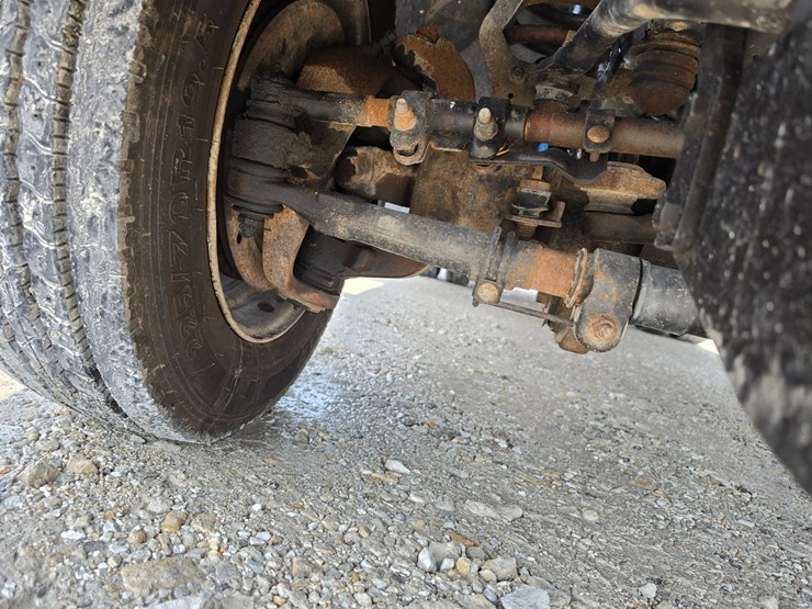 2011-ford-f550-image-21