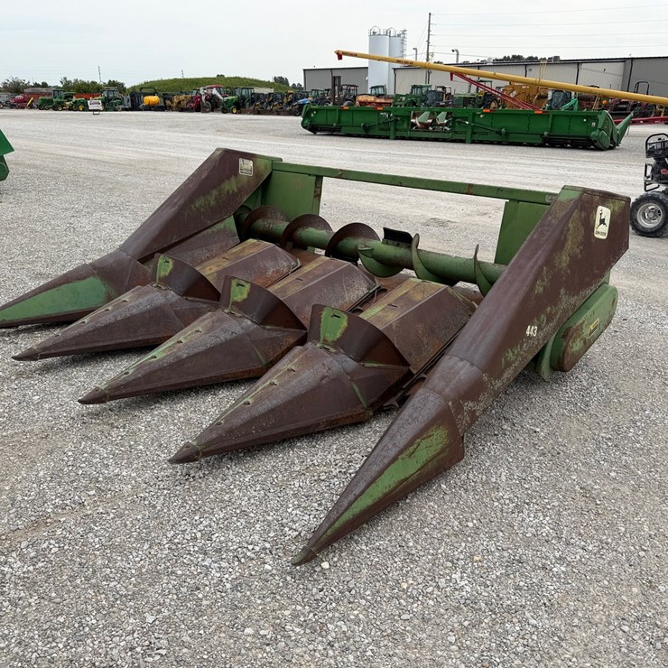 JOHN DEERE 443