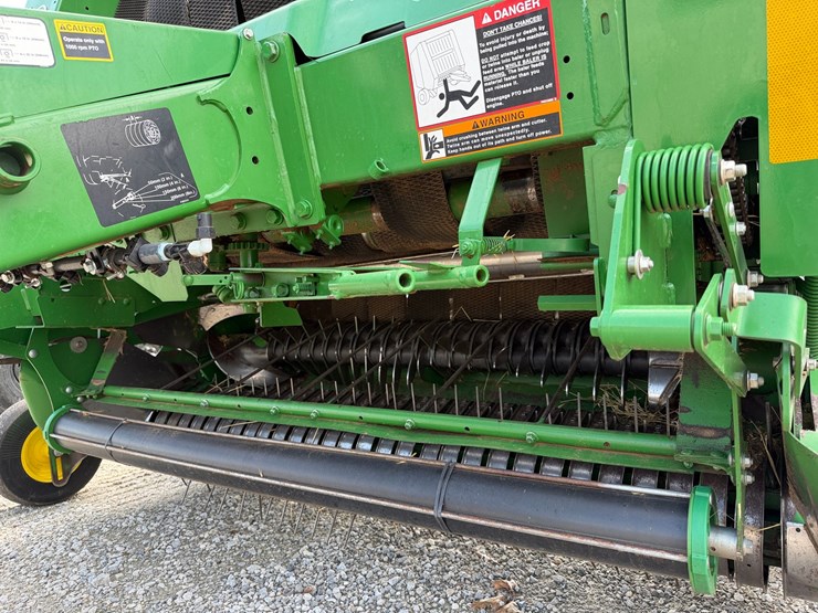 2018-john-deere-560m-image-12