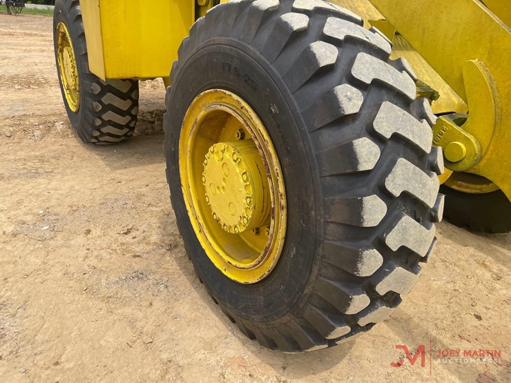 rubber-tire-loader,-sn;-unreadable,-meter-reads-591-hours,-56"-forks,-diesel-engine-image-9