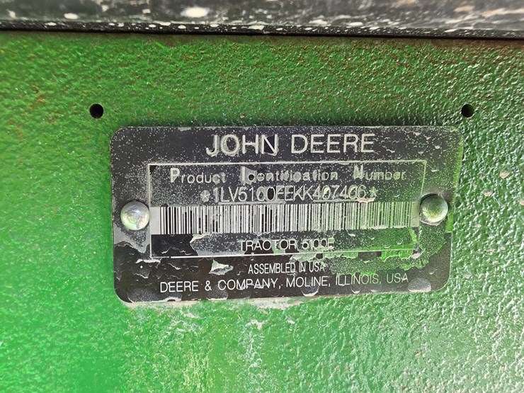 2019-john-deere-5100e-image-3