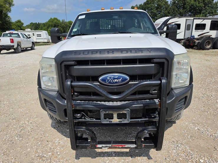 2011-ford-f550-image-11
