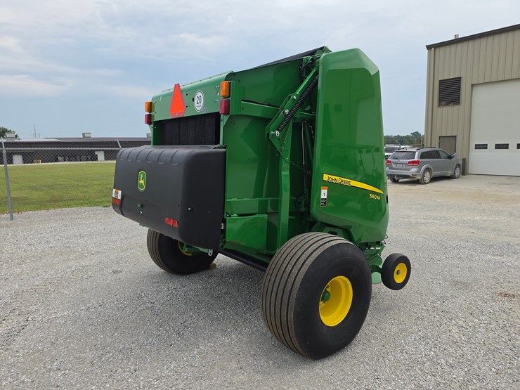 2023-john-deere-560m-image-5