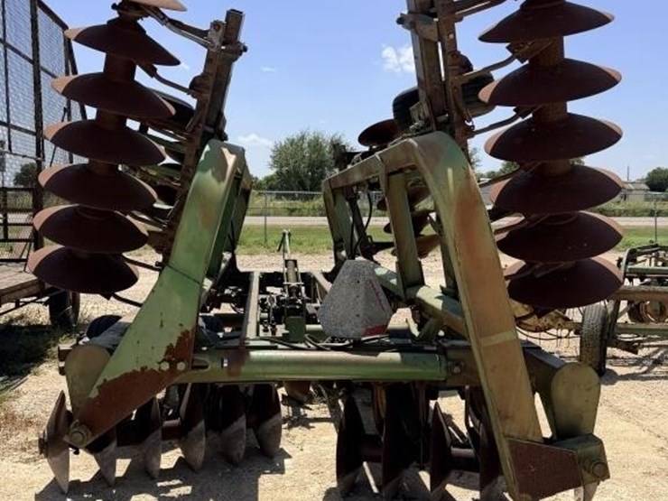 john-deere-230-image-9