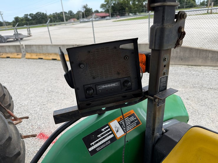 1997-john-deere-5200-image-11