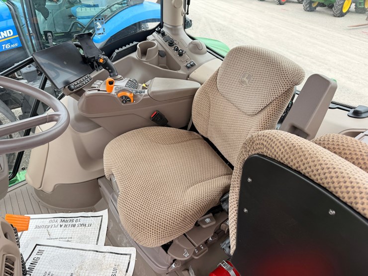 2025-john-deere-6r-155-image-6