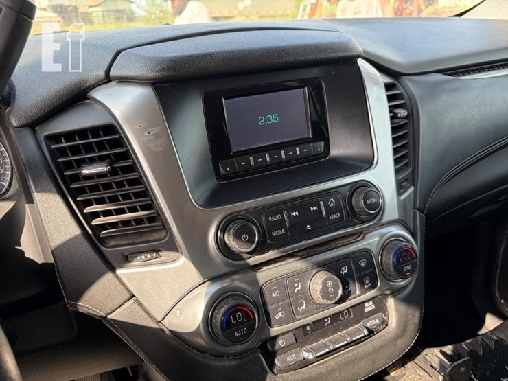 2015-chevrolet-tahoe-image-23