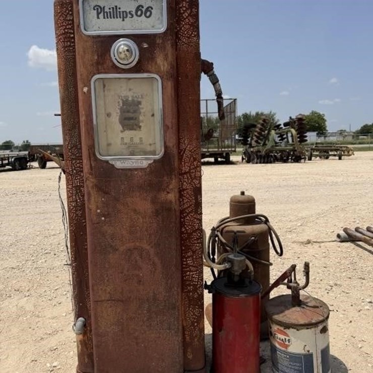 L3 Antique Fuel Pump