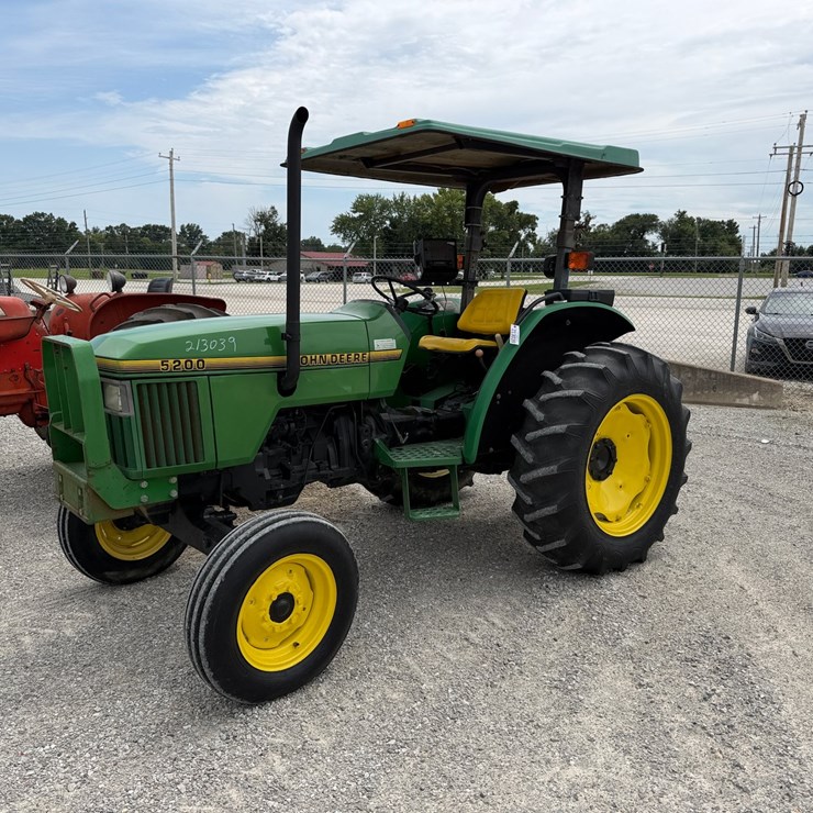 1997 JOHN DEERE 5200