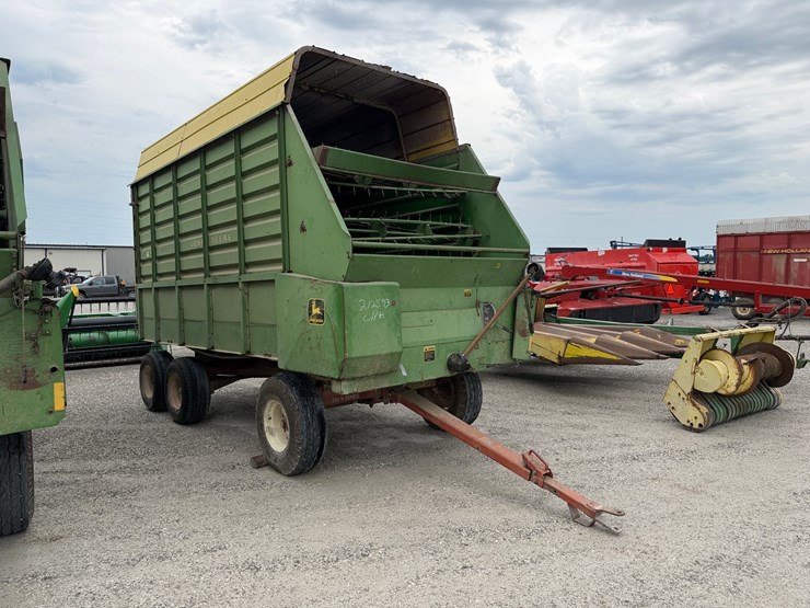 john-deere-714a-image-1