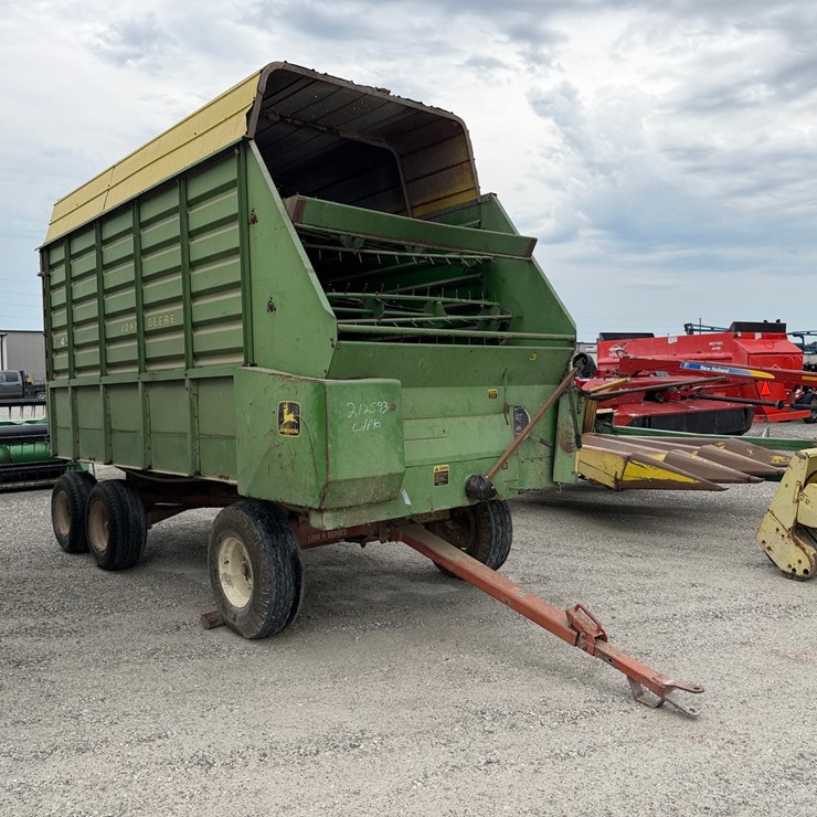 JOHN DEERE 714A