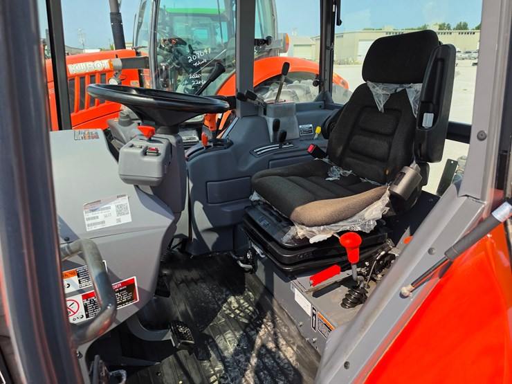 2021-kubota-m6s-111-image-5