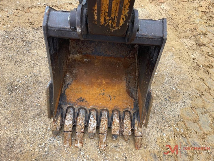 2019-case-cx57c-mini-excavator-image-12