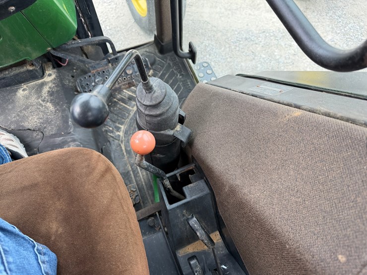 1996-john-deere-5200-image-10
