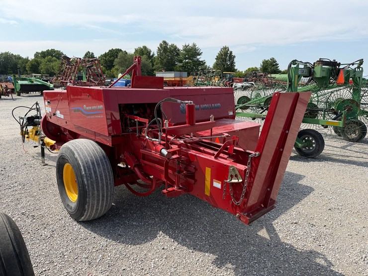 2022-new-holland-275-image-12