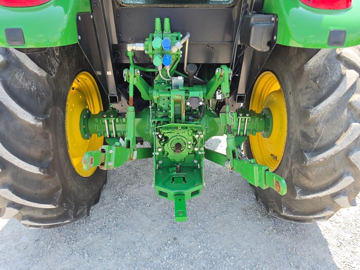 2019-john-deere-5100e-image-9