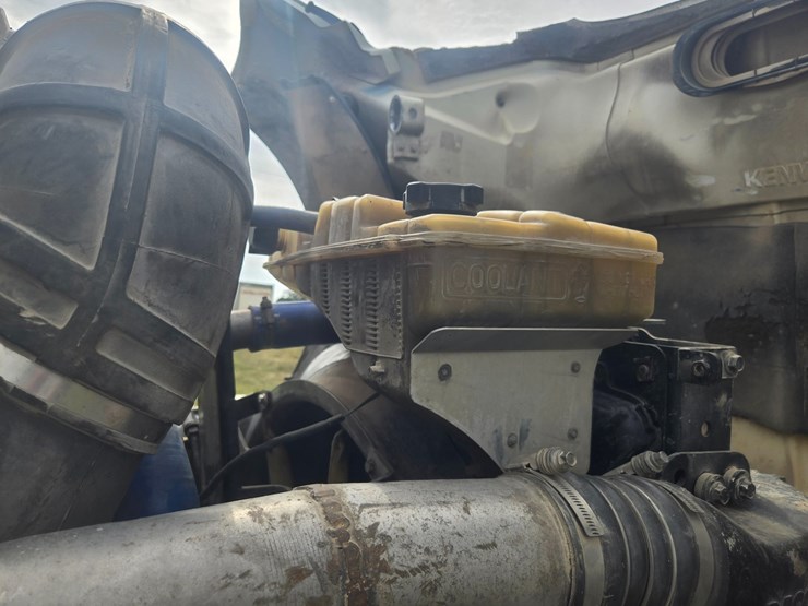 2011-kenworth-t660-image-62