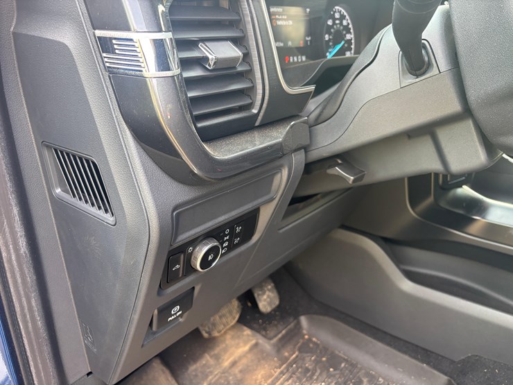 2023-ford-f150-image-12