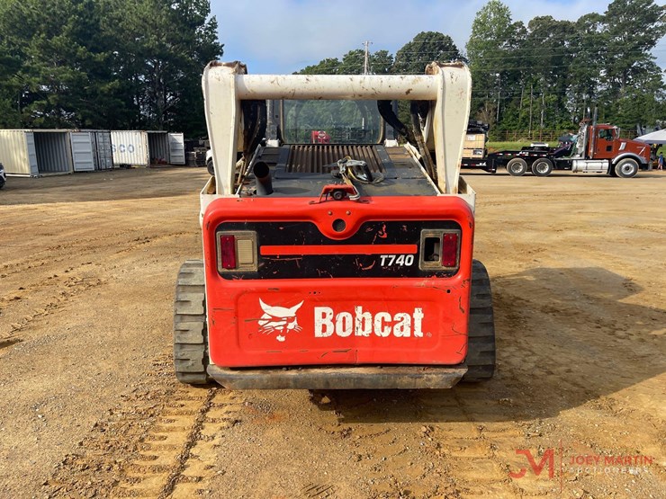 2020-bobcat-t740-image-4