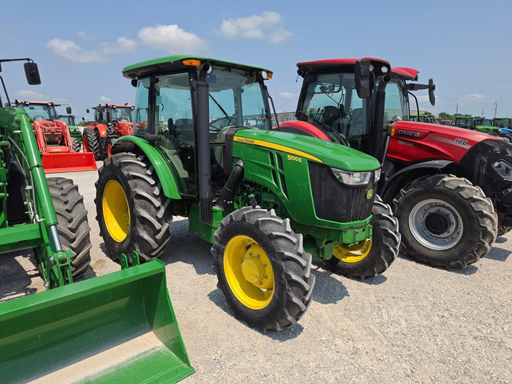 2019-john-deere-5100e-image-1