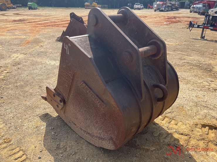 hendrix-41"-tooth-bucket-excavator-attachment-image-5