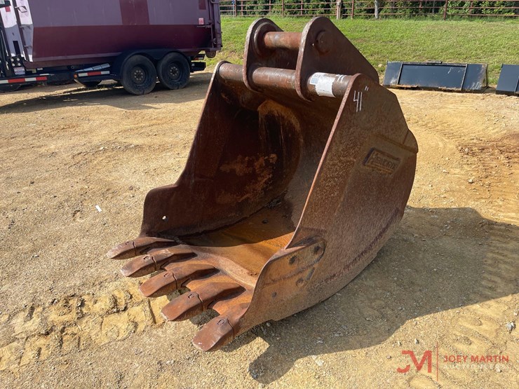 hendrix-41"-tooth-bucket-excavator-attachment-image-7