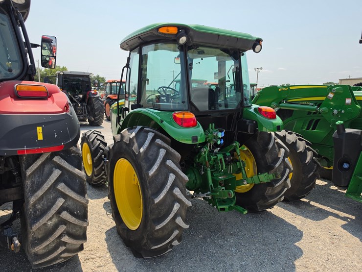 2019-john-deere-5100e-image-11