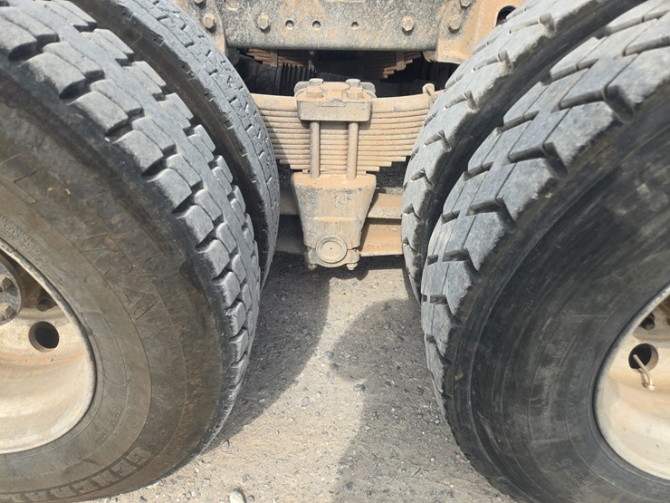 2011-kenworth-t660-image-93